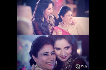 Celebrities With Mothers Exclusive Photos